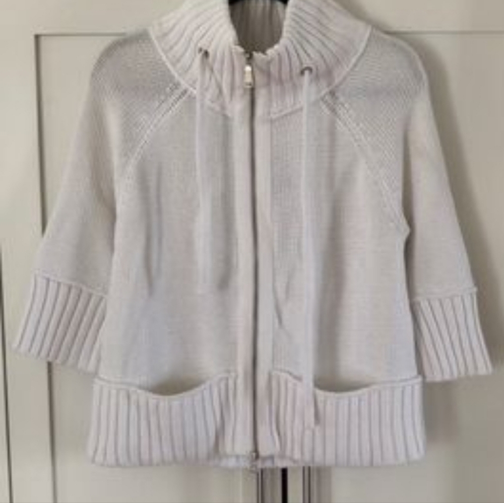 NWT100% cotton knitHigh neck with drawstring detailElbow length sleevesFront